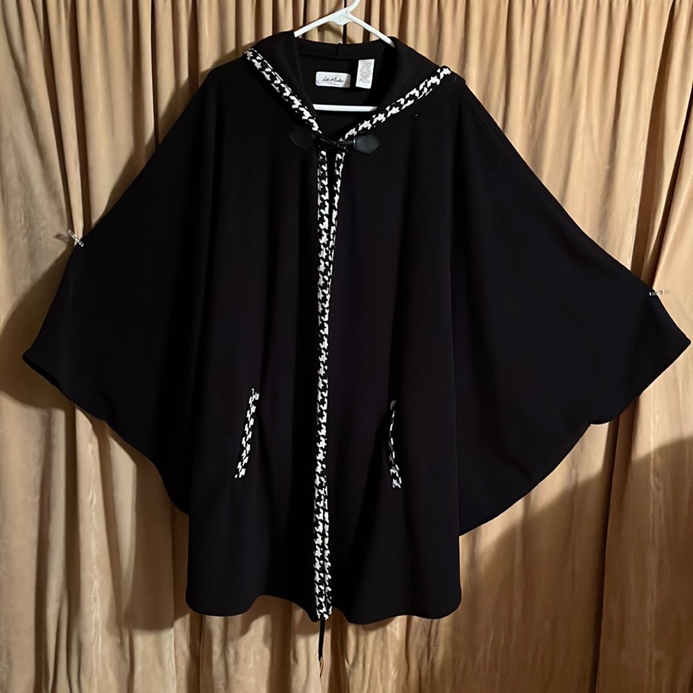 Oversized Cape/Poncho Coat with hounds tooth border